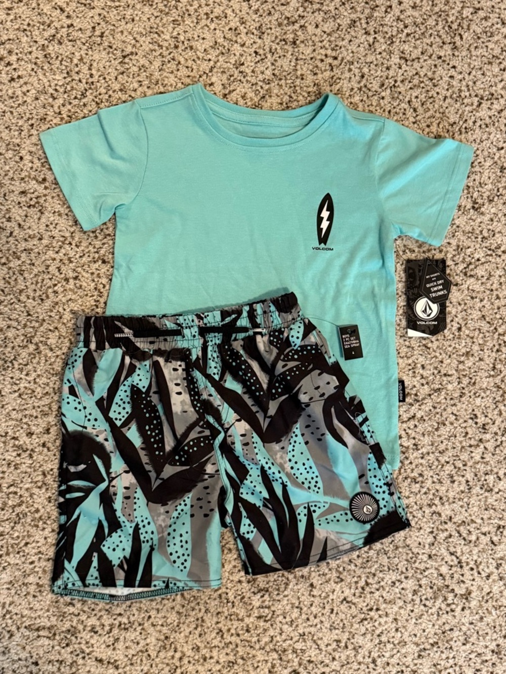Volcom Little Boys 2-Piece Sea Spray Swim Set – Size 4– New With Tags